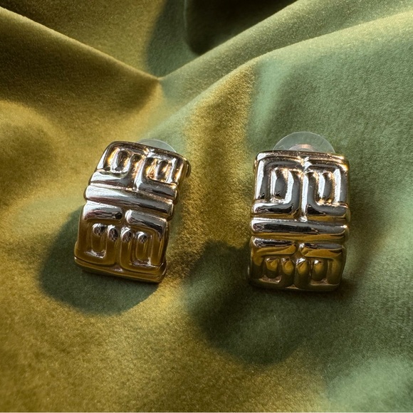 Vintage Givenchy 1980s Gold tone Earrings - Picture 2 of 8